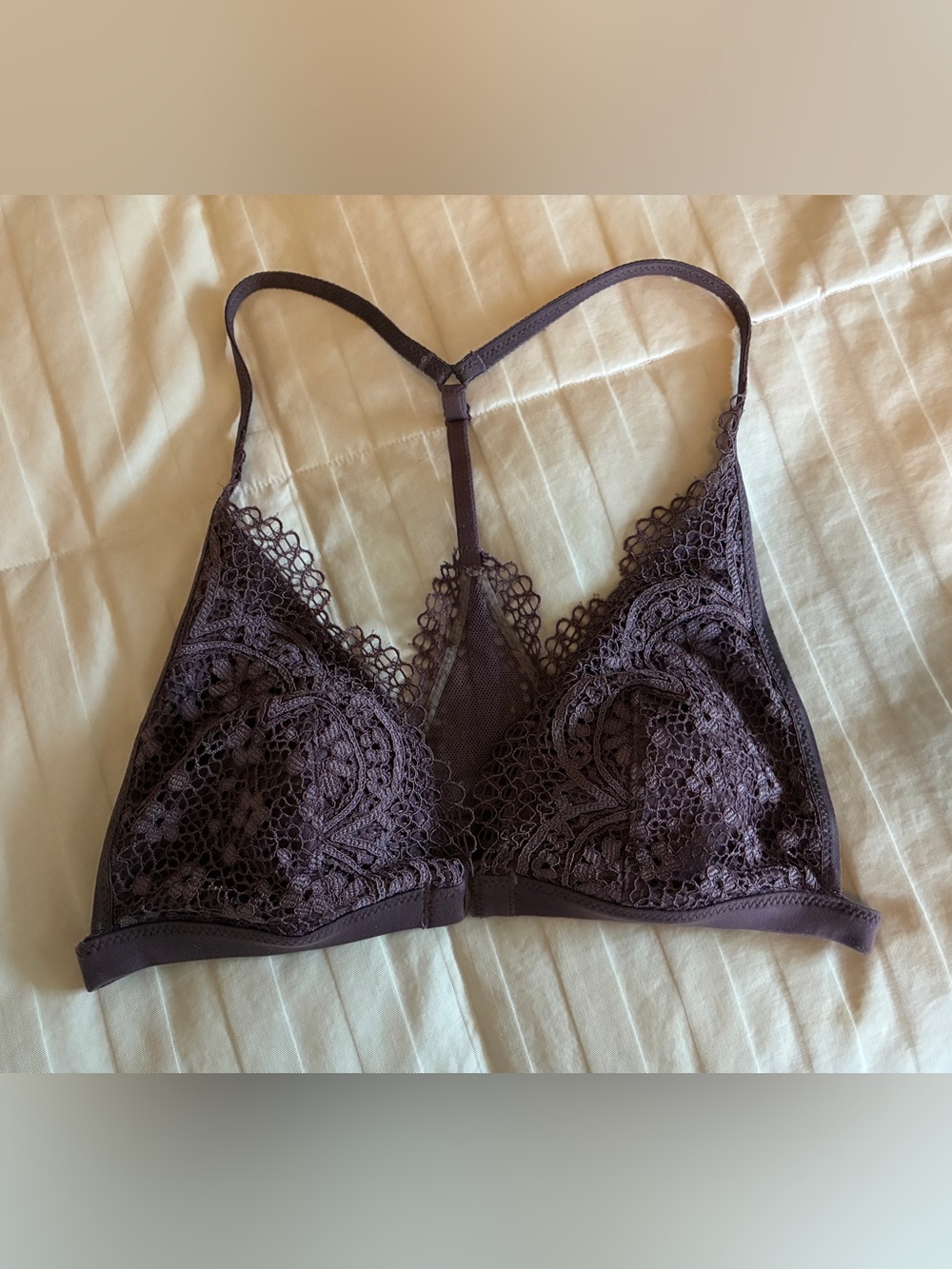 Victoria’s Secret Front-Closure Lace Racerback Bralette Dusty Plum size S (32A)